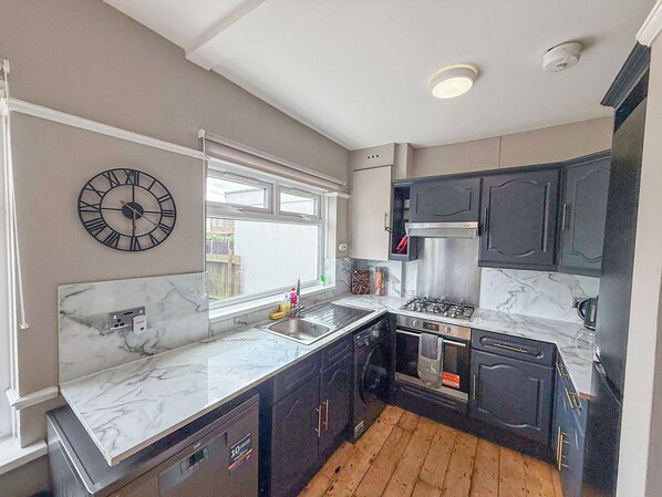 Fridge, microwave, oven, stovetop