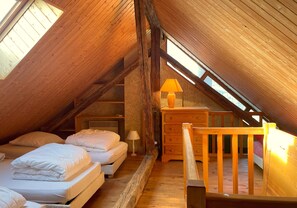 3 bedrooms, iron/ironing board, free WiFi