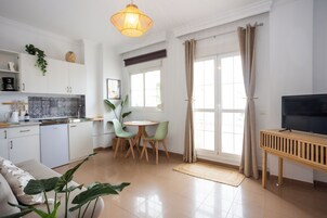 Suite estudio Premium | Decoración individual, mobiliario individual, cortinas opacas