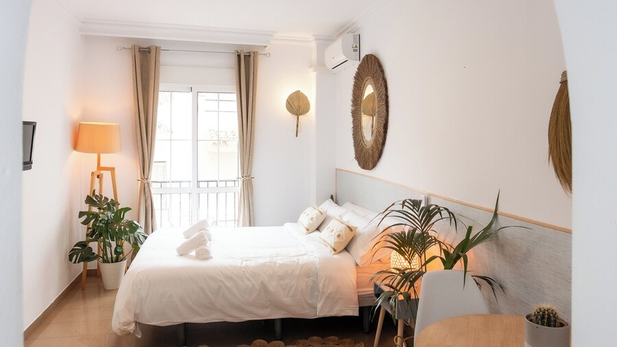 Naim Guest House Nerja