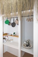 Estudio superior | Cocina privada | Nevera en la zona común y microondas en la zona común