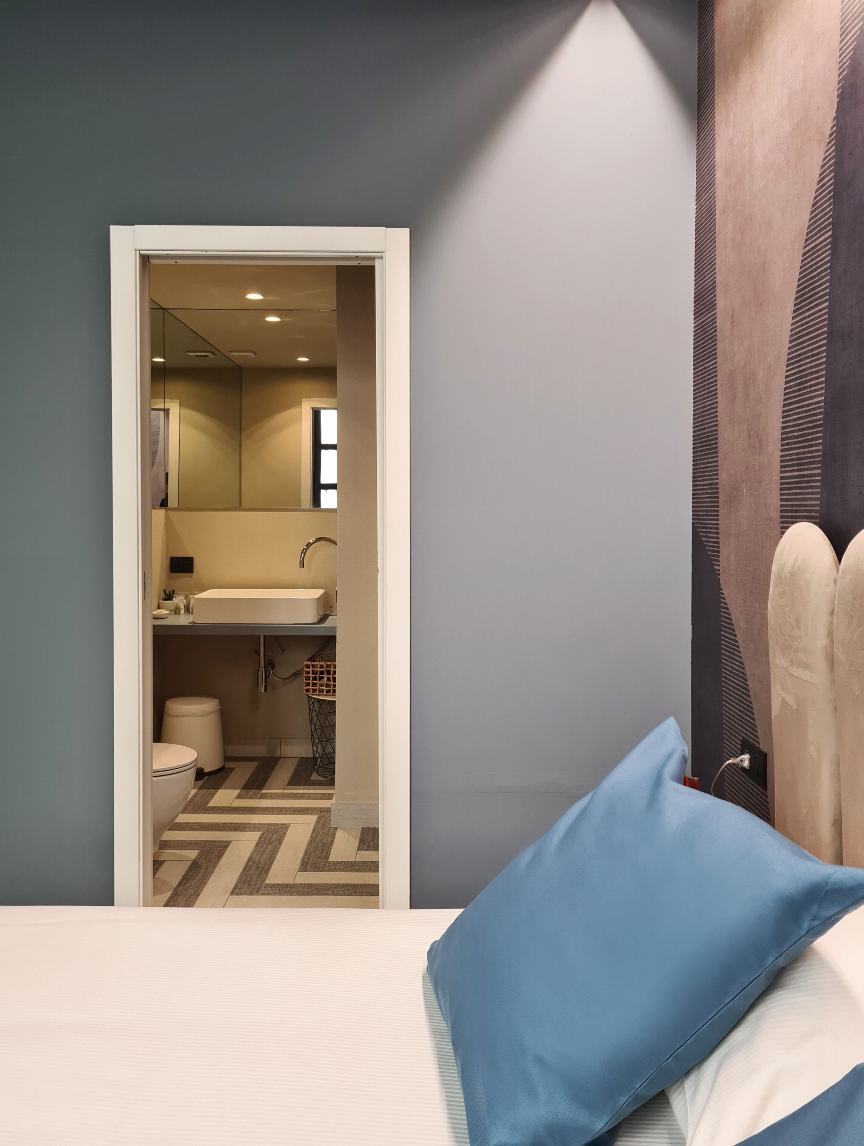 Standard-Doppelzimmer | Daunenbettdecken, Minibar, schallisolierte Zimmer, Bügeleisen/Bügelbrett