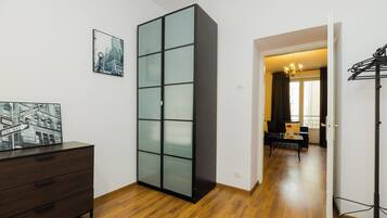 1 bedroom, blackout drapes, iron/ironing board, free WiFi
