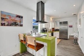 House | Private kitchen | Fridge, microwave, oven, stovetop