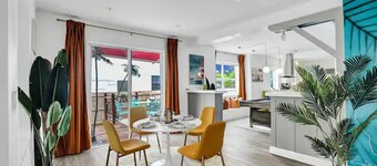 Retro Miami Downtown Pool Billiards