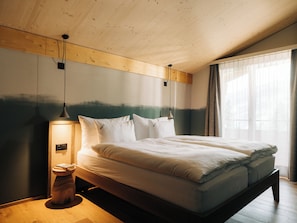 Apartment Gsuer, balcony, mountain view | 2 phòng ngủ, bộ đồ giường kháng dị ứng, két bảo mật tại phòng