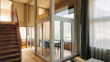 Apartment Elsighorn, balcony, mountain view | 2 bedrooms, hypo-allergenic bedding, in-room safe, blackout drapes