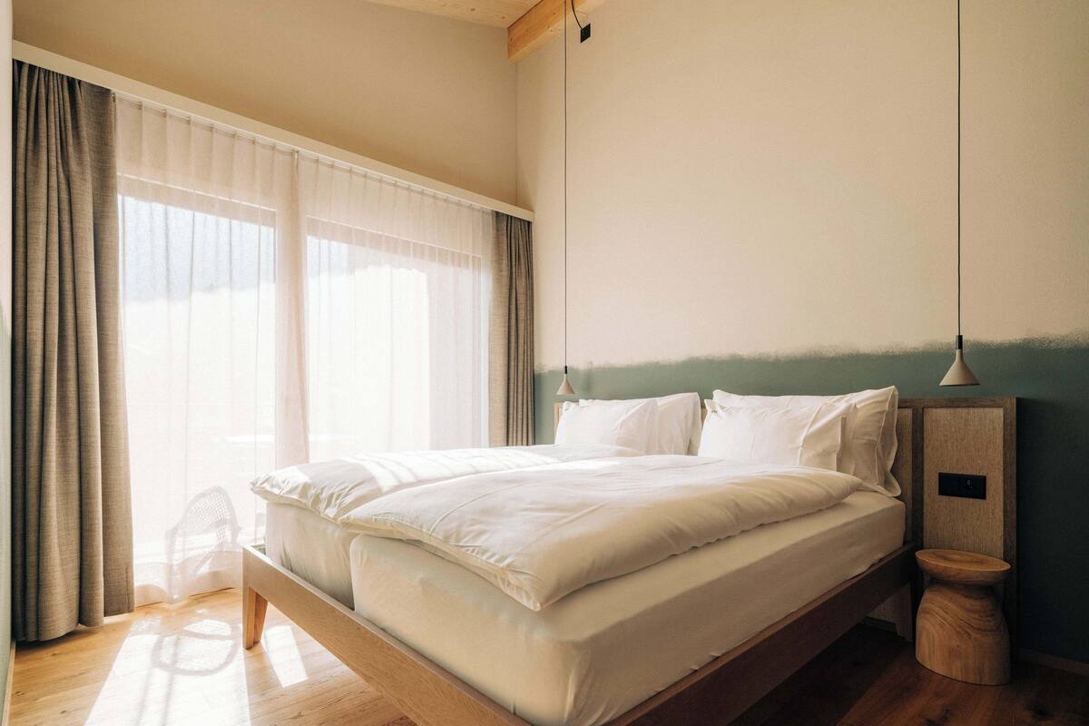 Apartment Chuenis, balcony, mountain view | 저자극성 침구, 객실 내 금고, 암막 커튼, 방음 설비