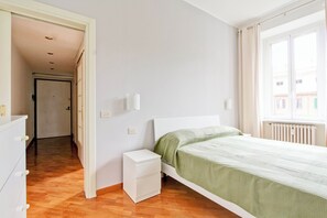 2 bedrooms, desk, iron/ironing board, travel cot