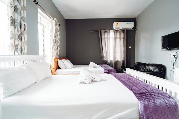 5 bedrooms, iron/ironing board, free WiFi, bed sheets