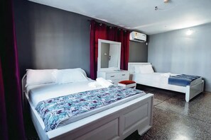 5 bedrooms, iron/ironing board, free WiFi, bed sheets