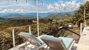 1 dormitorio, caja fuerte, espacio para trabajar con un portátil