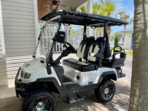 Property grounds - Cozy Beach Bungalow with Beach Chair Service and Golf Cart Included (Panama City)