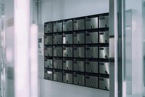 Interior entrance - Minimalist Loft 402 (Osaka)