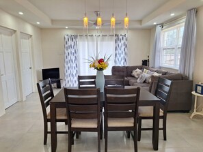 Interior - 73 Fairway Gardens Cozy 2-bedroom apartment in lovely Rendezvous with AC, WiFi (Rendezvous)