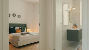 Apartment | 2 bedrooms, premium bedding, down comforters, iron/ironing board