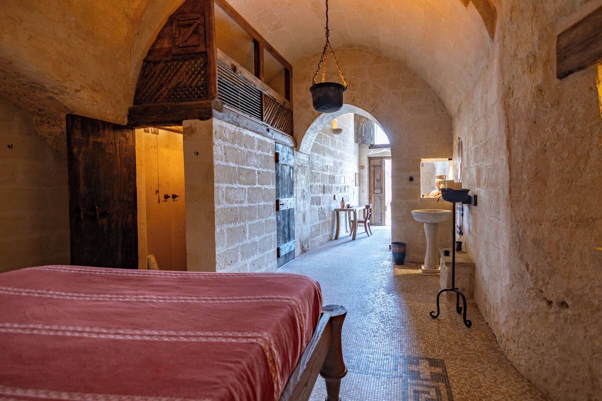 Magna Greciae Dwelling 14 (The Fishermen's) - in a cave with view of the Sassi