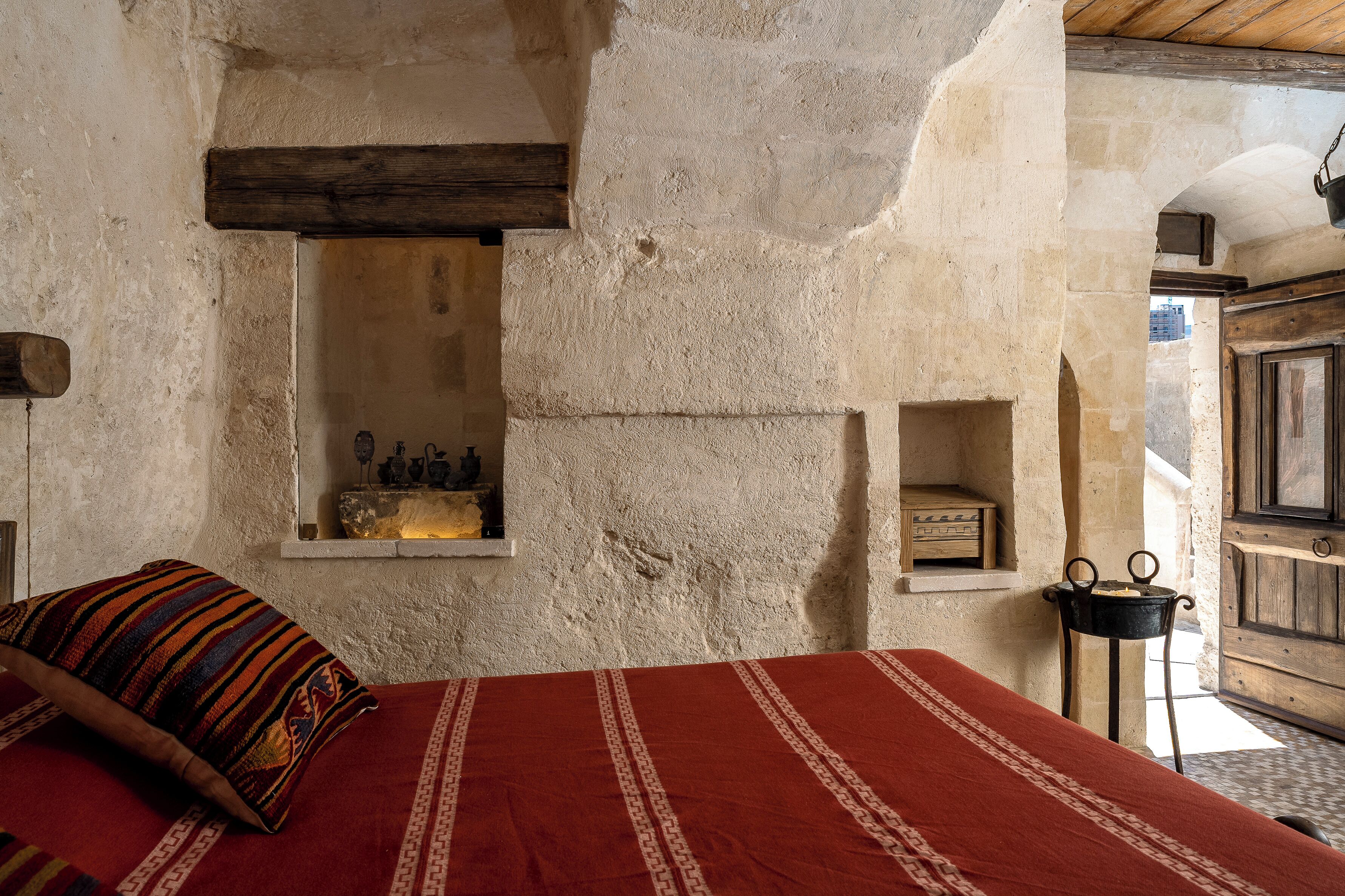 Magna Graecia Dwelling 11 - in a cave | Down comforters, individually decorated, individually furnished, desk