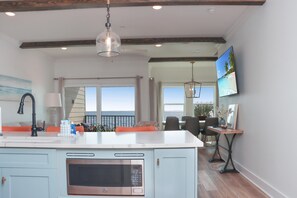 Townhome, Multiple Beds (Sunset Overlook) | Private kitchen | Oven, toaster