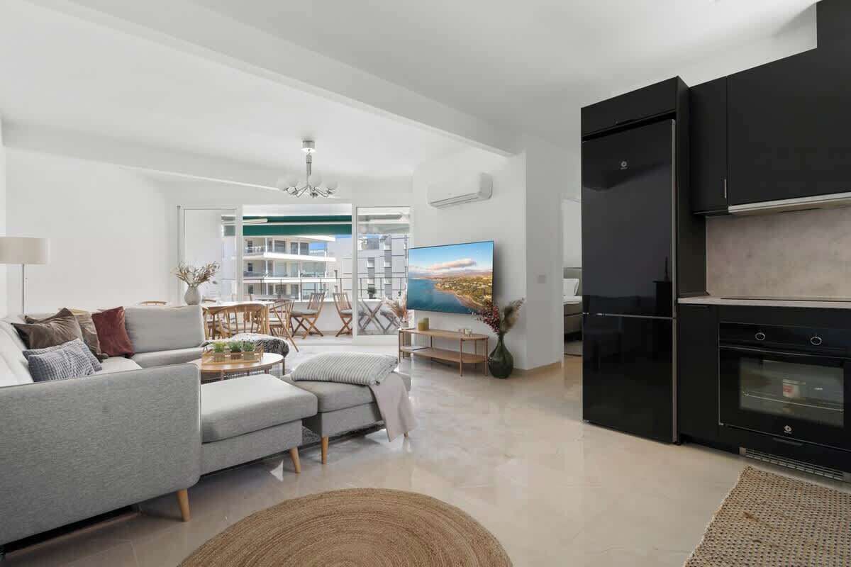 Een smart-tv en een kantoor