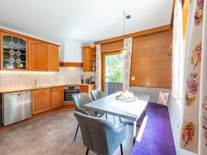 Appartement | Cuisine privée | Chaise haute