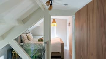 House | 2 bedrooms, bed sheets