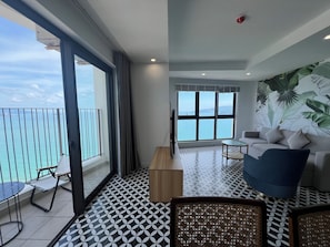 50-inch flat-screen TV with digital channels - Apartment PHONGLIEM 1 (Nha Trang)