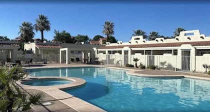 Cozy Studio Condo with Jetted Tub and 2 Pools