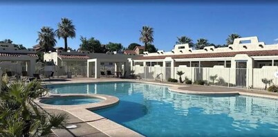 Cozy Studio Condo with Jetted Tub and 2 Pools