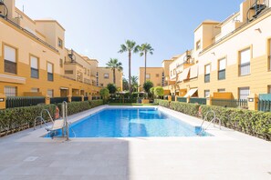 Pool - Bahia De La Luz - Apartment In Costa Ballena (Rota)