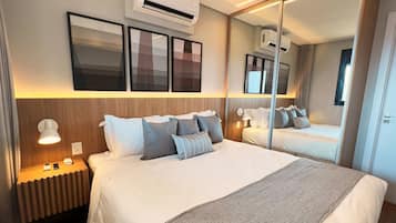 1 quarto, roupas de cama premium, cortinas blackout