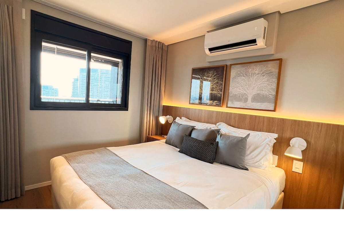 1 bedroom, premium bedding, blackout curtains, soundproofing