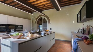 Private kitchen - Timeless Tuscan Holiday Stay (Arezzo)