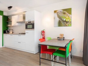 Apartment | Dining - Apartment Near Sneekermeer With Marina Access (Offingawier)