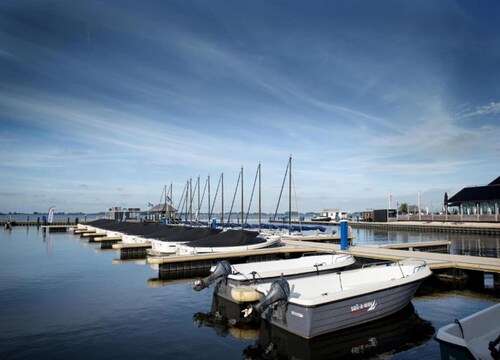 Apartment Near Sneekermeer With Marina Access
