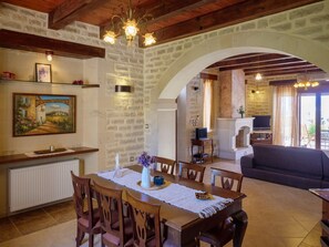House | Dining