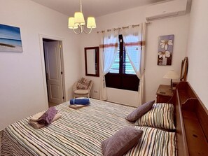 3 soverom, safe på rommet, strykejern/-brett og reiseseng for barn