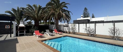 Piscine extérieure, piscine chauffée