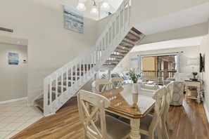 Interior - Spacious family friendly 3-bedroom condo steps from beach in Anchorage 2 (Myrtle Beach)