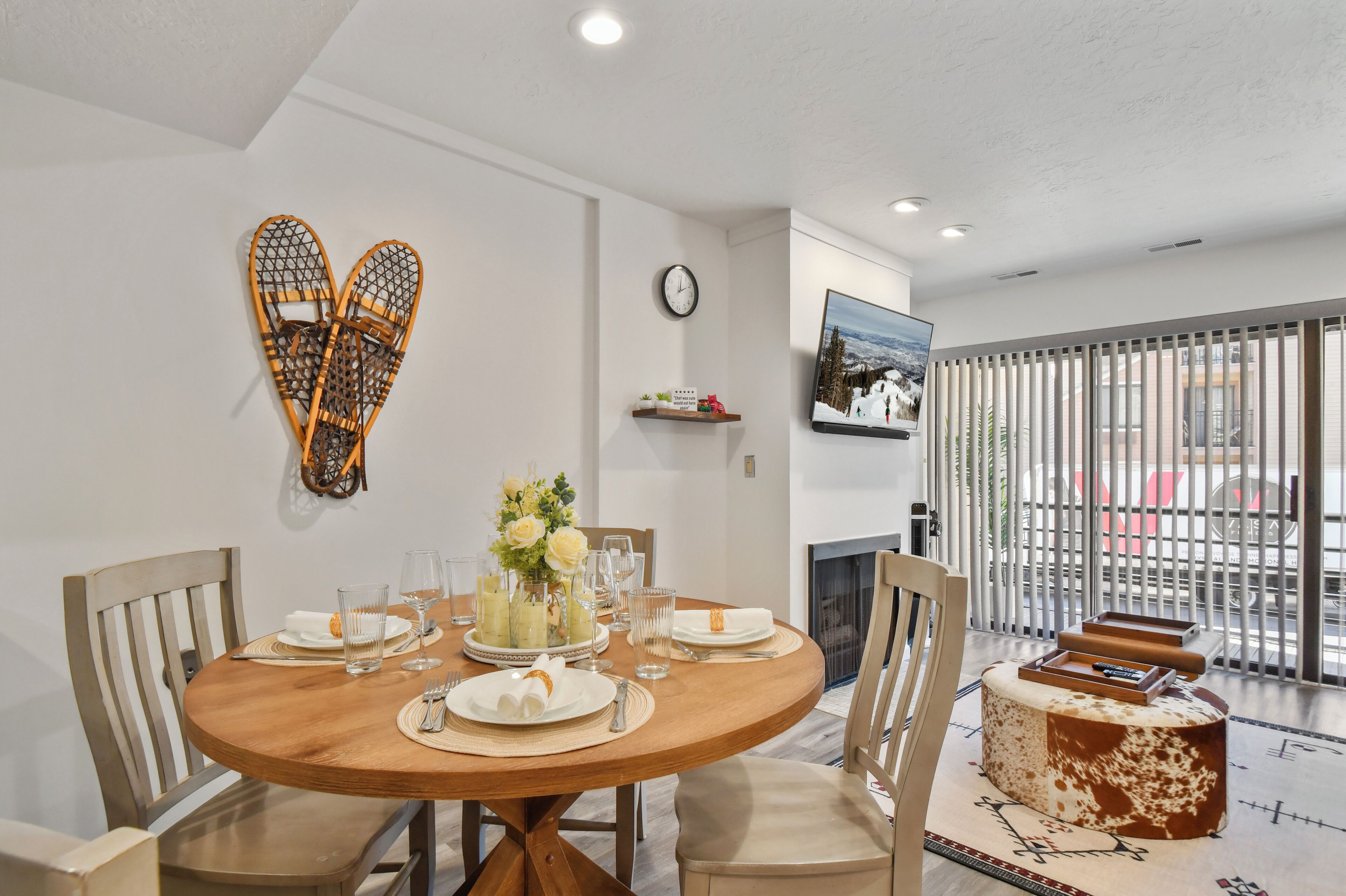 Condo | Khu vực ăn uống tại phòng