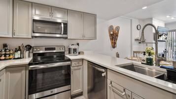 Condo | Private kitchen