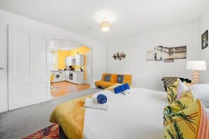 1 habitación, tabla de planchar con plancha, wifi y ropa de cama 