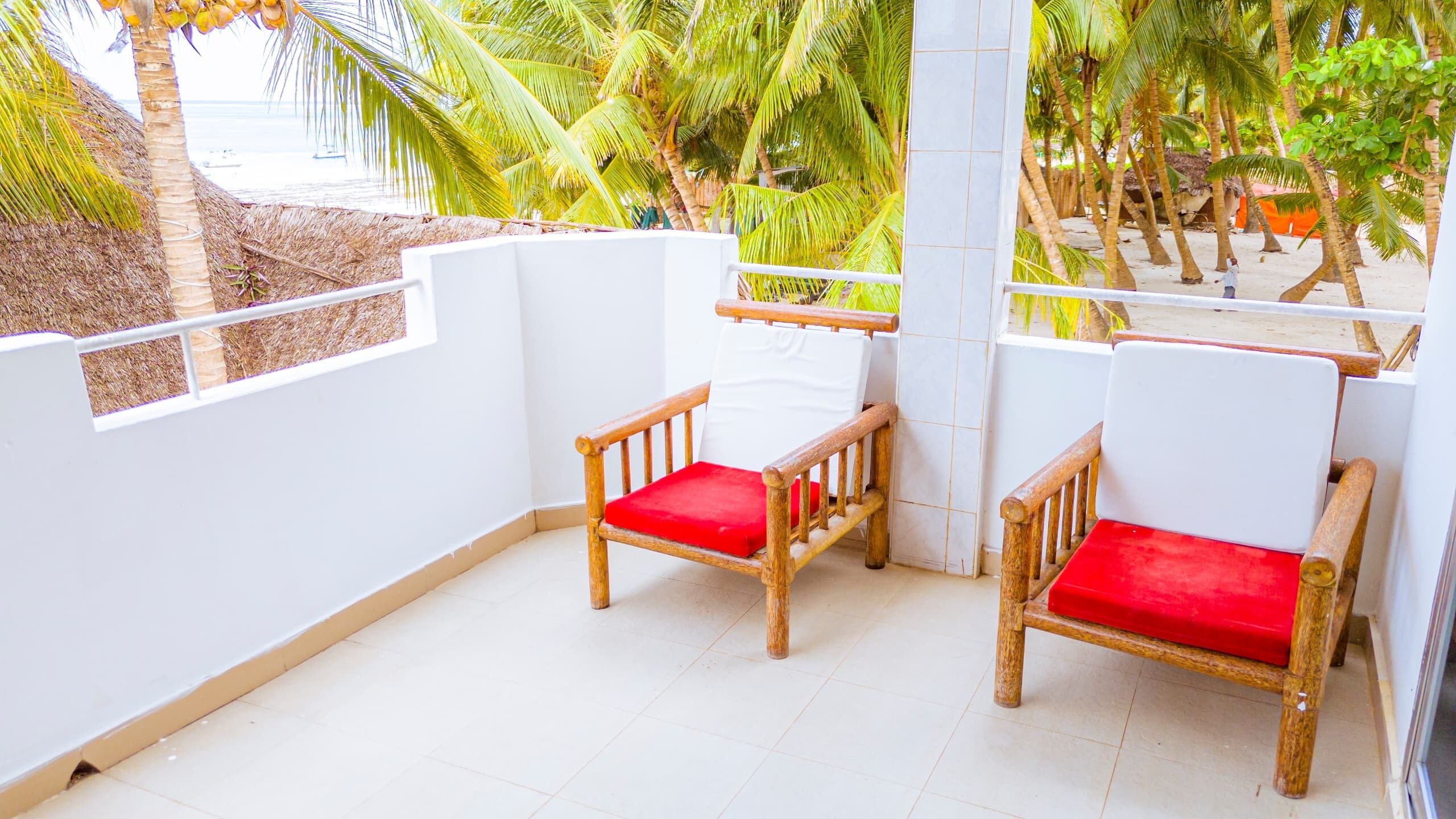 Vista frontal de la propiedad