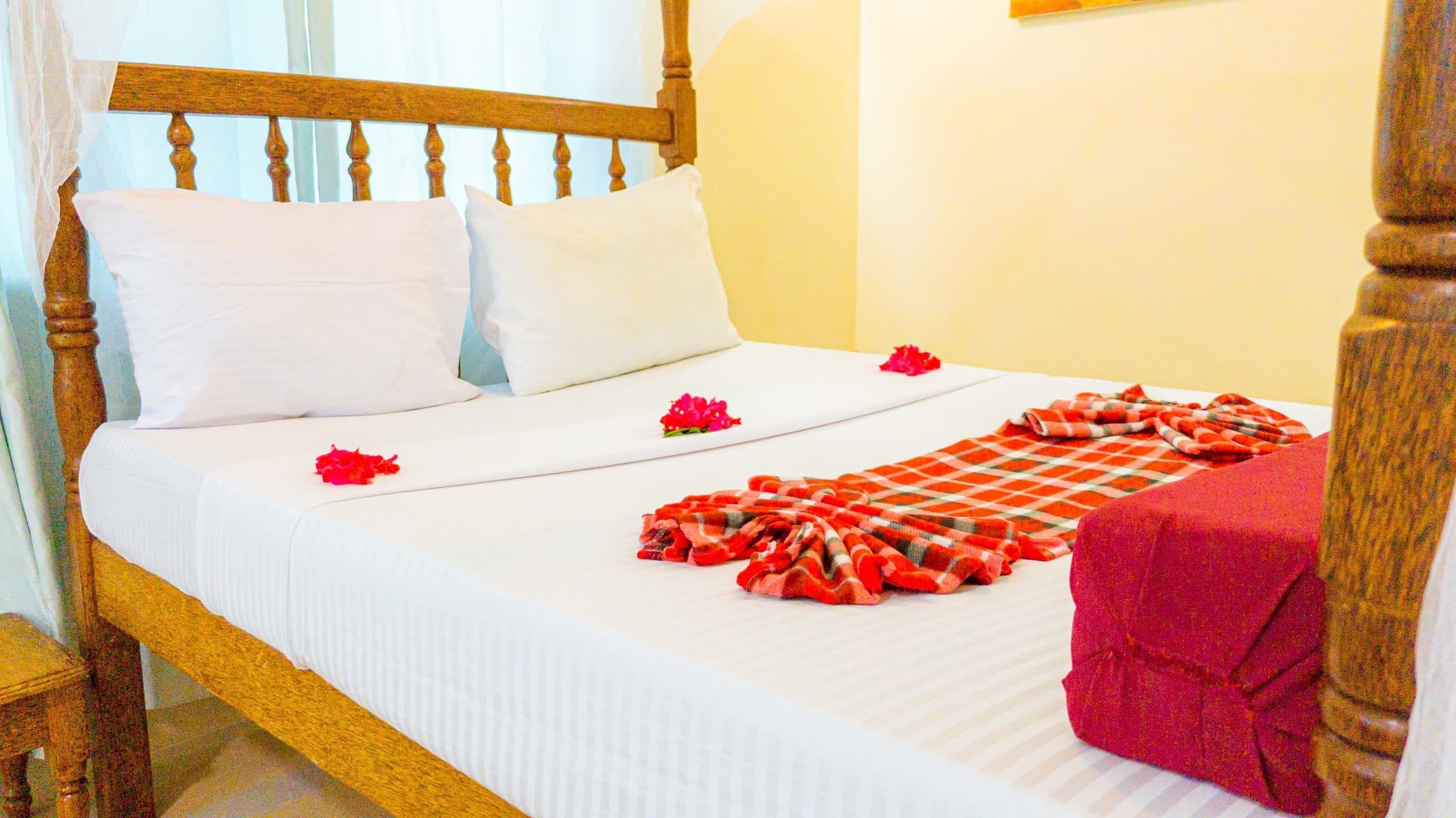 Habitación básica doble, vista al océano | Caja de seguridad en la habitación y tabla de planchar con plancha 