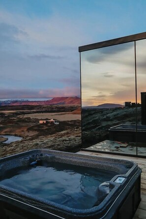 Deluxe Cabin, Mountain View (Volcano) | Private spa tub - ÖÖD Hekla Horizon (Rangárþing ytra)