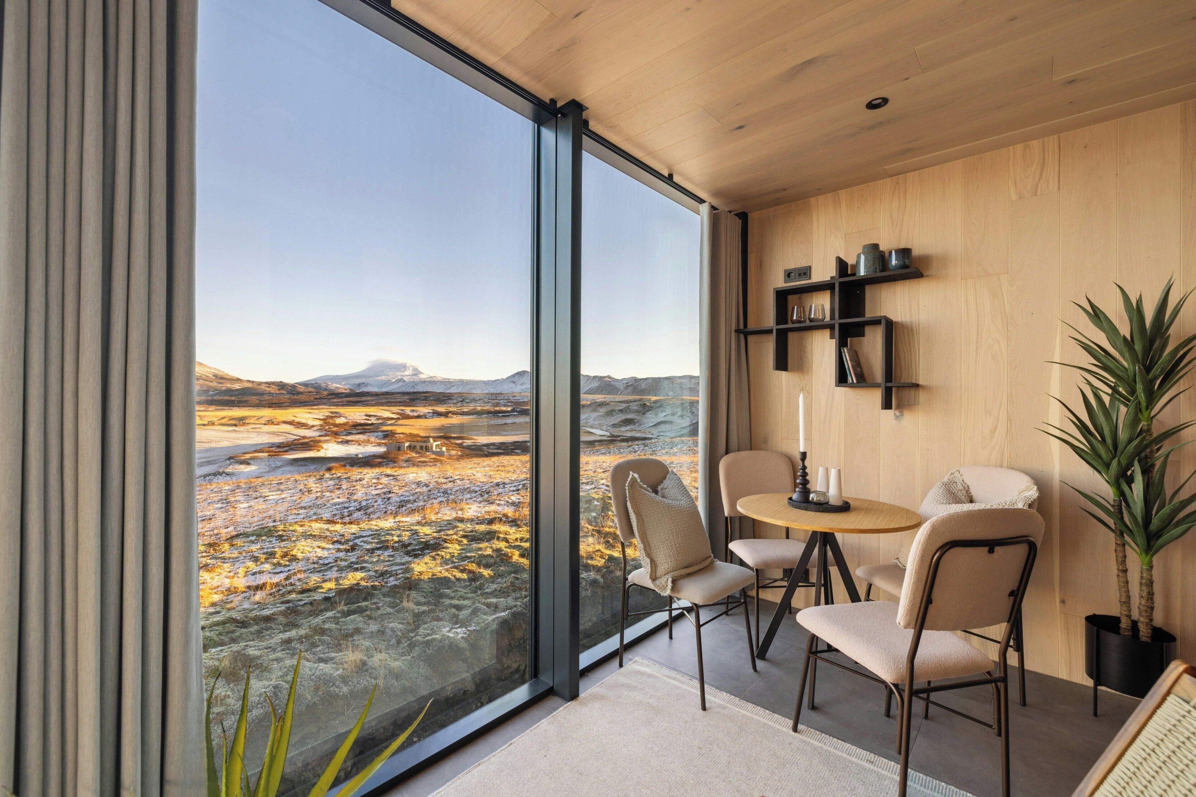 Family Cabin, Mountain View (Glacier) | Dining room