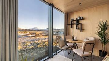 Family Cabin, Mountain View (Glacier) | Dining room