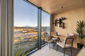 Family Cabin, Mountain View (Glacier) | Dining room - ÖÖD Hekla Horizon (Rangárþing ytra)