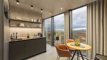 Family Cabin, Mountain View (Geysir) | Dining room