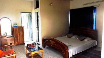 Värdeförvaringsskåp på rummet, skrivbord och gratis wi-fi